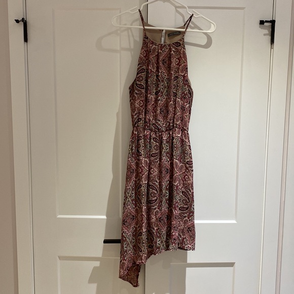 Suzy Shier Dresses & Skirts - 2/$20 ✨ Suzy Shier Paisley Print Dress